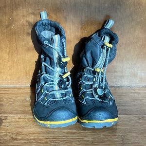 *KEEN* toddler snow boots size 8(toddler)